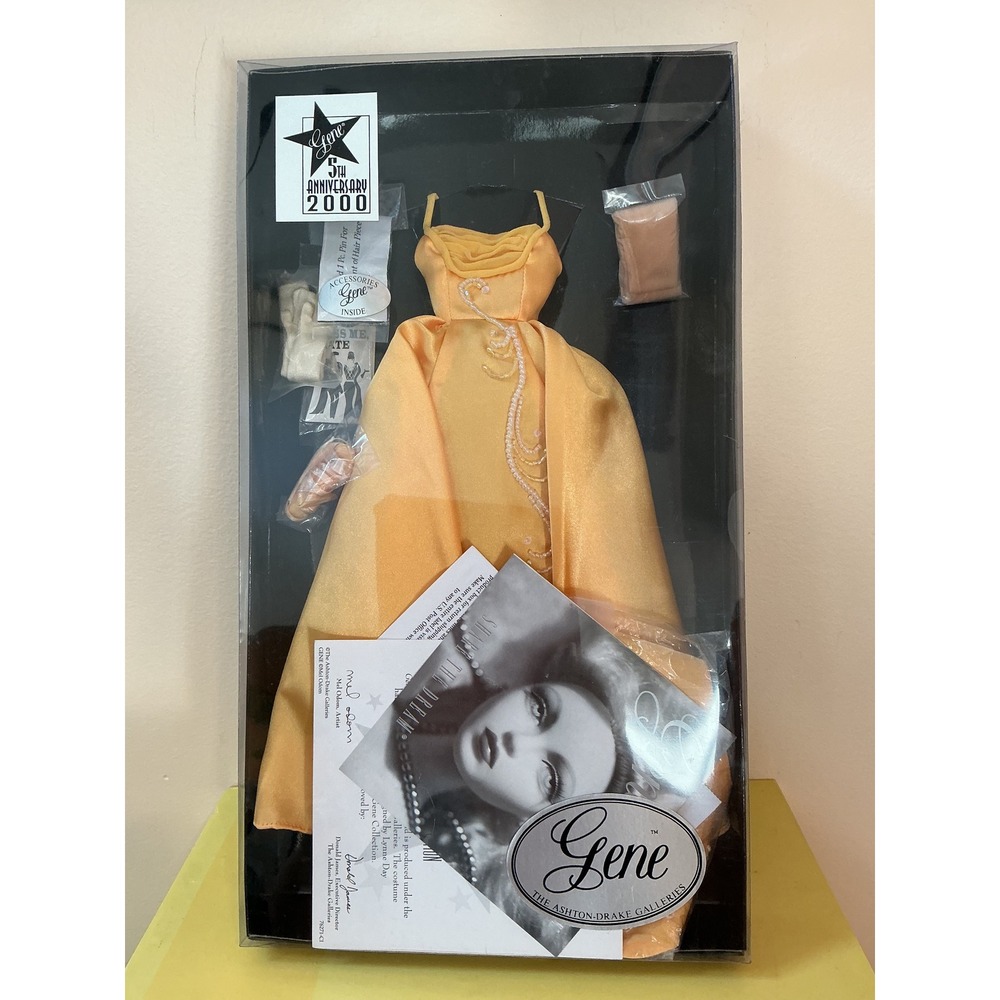 Gene 5th Anniversary 2000 Sutton Collection Dream Dress Ltd Edition KISS ME GENE